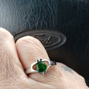 Sterling silver modern Claddagh ring! Size 7